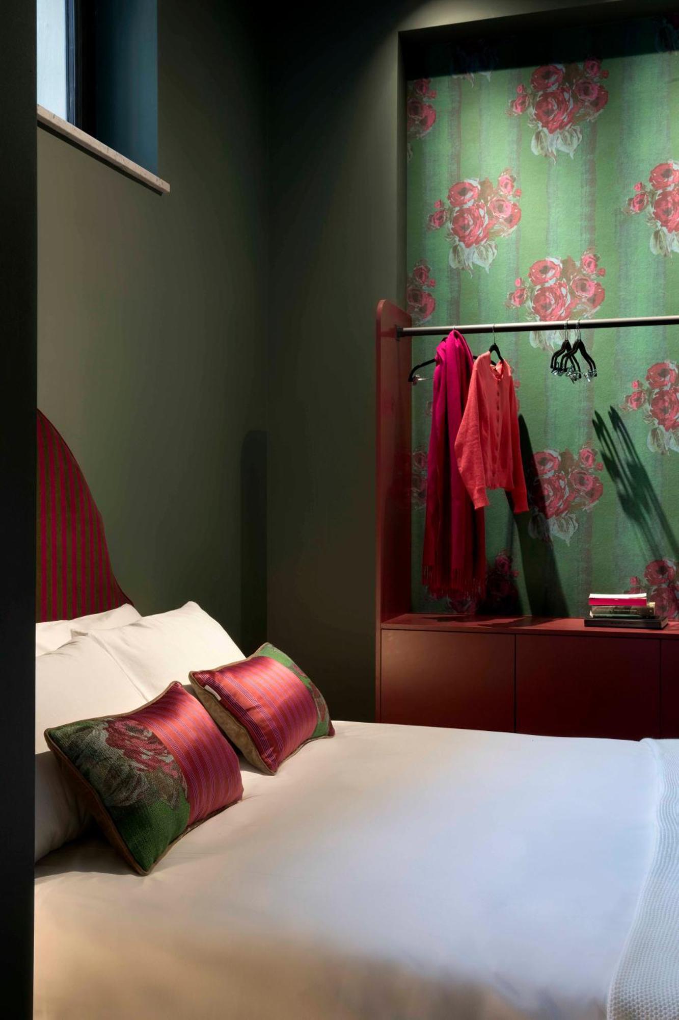 Agora' - Boutique * Turin